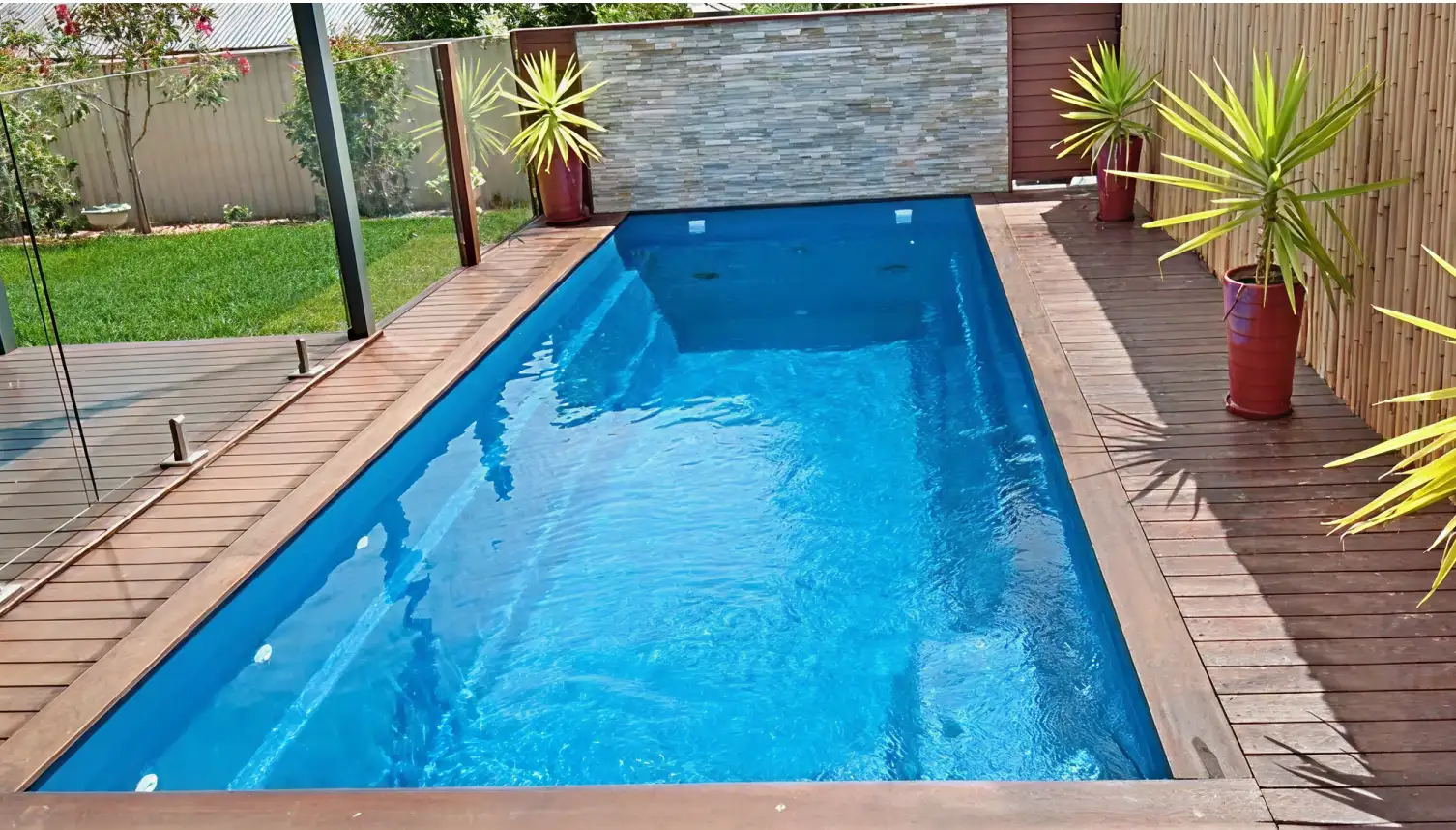 Above‐Ground Fibreglass Pools: Pros, Cons, and Installation Tips